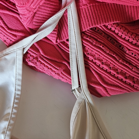 🌺BEBE Geometrical Design Pencil Dress - Picture 5 of 10